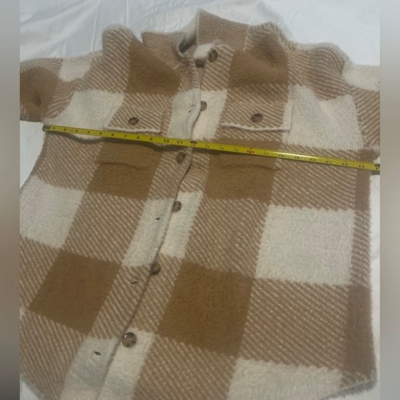 TORRID Women’s Eyelash Jaquard  Plaid Button- Up Jackett Tan/ Cream Size  1 - Picture 9 of 15